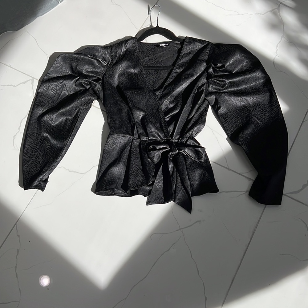 Express top never worn - Picture 2 of 4